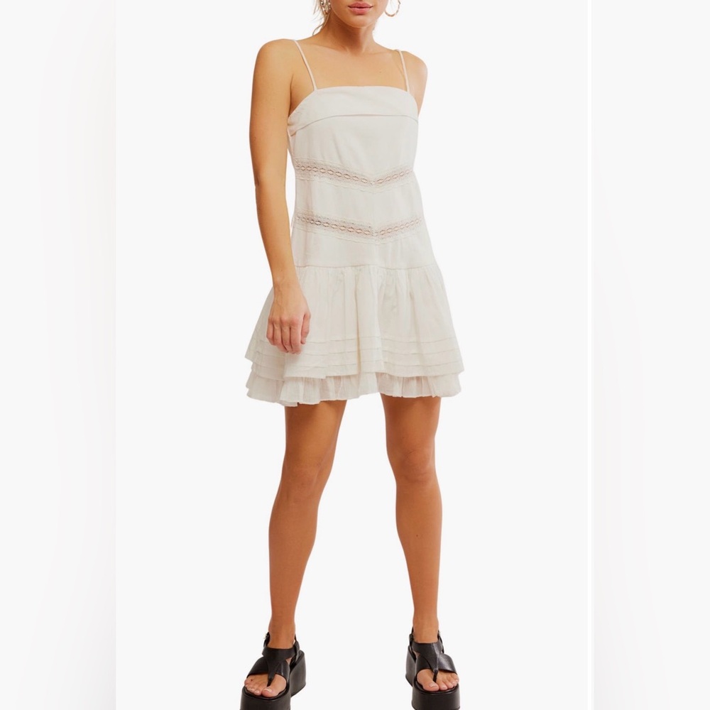 Elegant Cream Sleeveless Dress